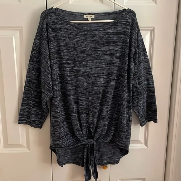 Max Studio Women’s Shirt, Size XL, front tie at bottom of shirt - Picture 1 of 3